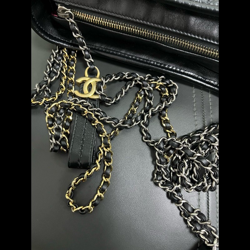 Chanel Gabrielle small
黑色流浪包-11