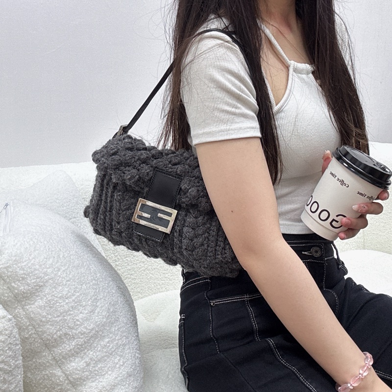 【赫蒂國際精品】Fendi Baguette 灰色毛線針織肩背包 手提包vintage 二手 中古-2