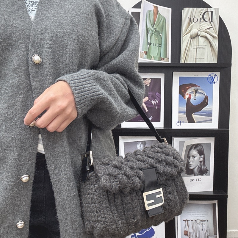 【赫蒂國際精品】Fendi Baguette 灰色毛線針織肩背包 手提包vintage 二手 中古-3