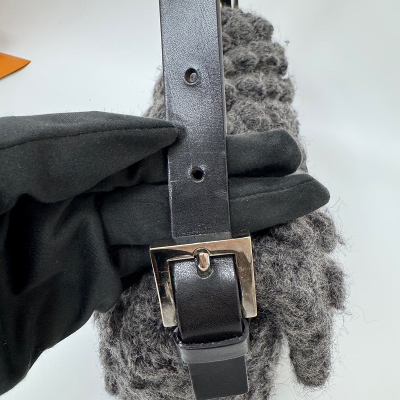 【赫蒂國際精品】Fendi Baguette 灰色毛線針織肩背包 手提包vintage 二手 中古-9
