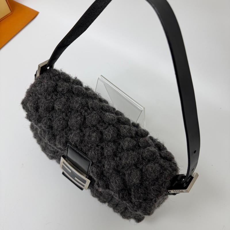 【赫蒂國際精品】Fendi Baguette 灰色毛線針織肩背包 手提包vintage 二手 中古-11