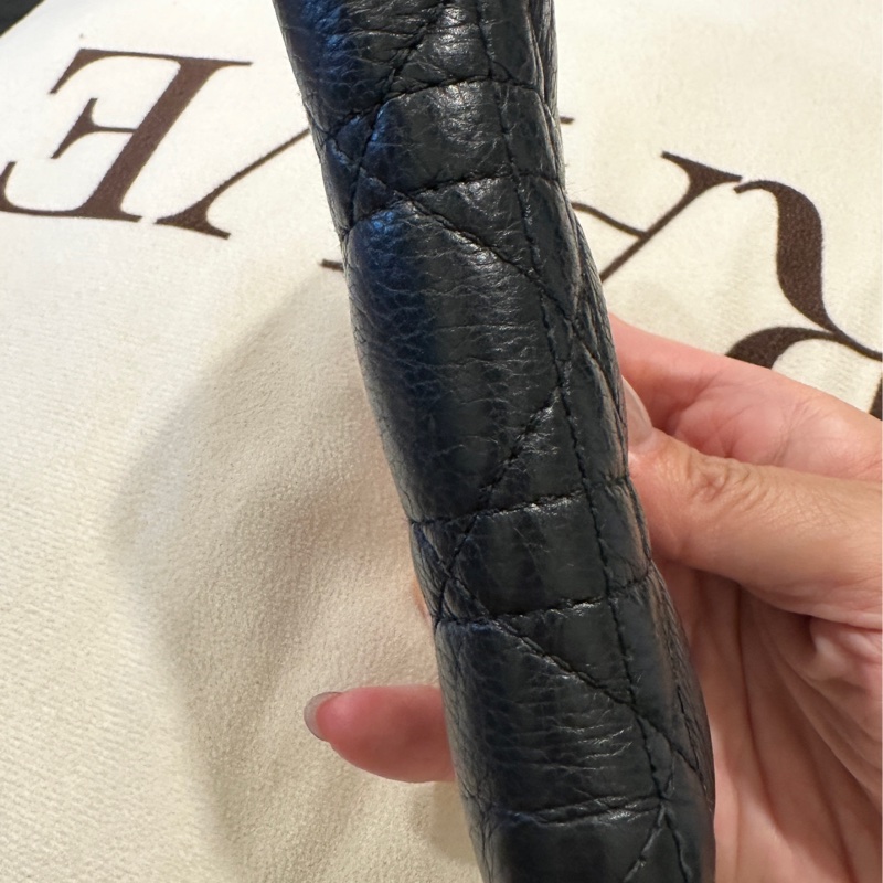 Dior 黑色柔軟小牛皮短夾-10