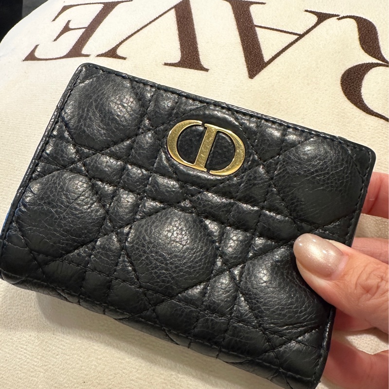 Dior 黑色柔軟小牛皮短夾-21