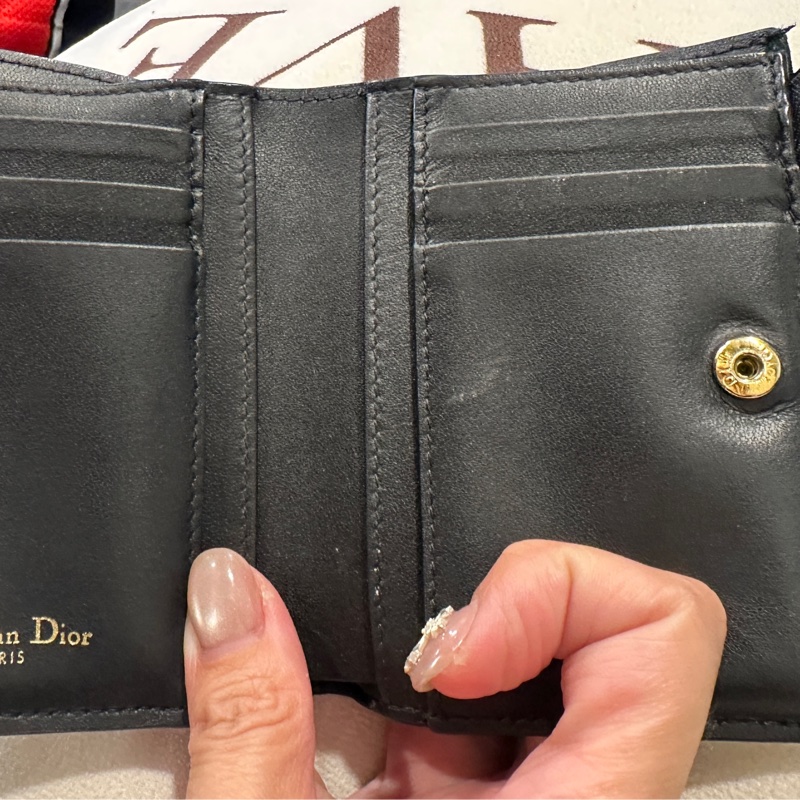 Dior 黑色柔軟小牛皮短夾-34