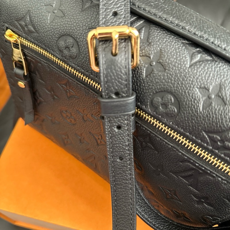 LV Pochette Métis-4