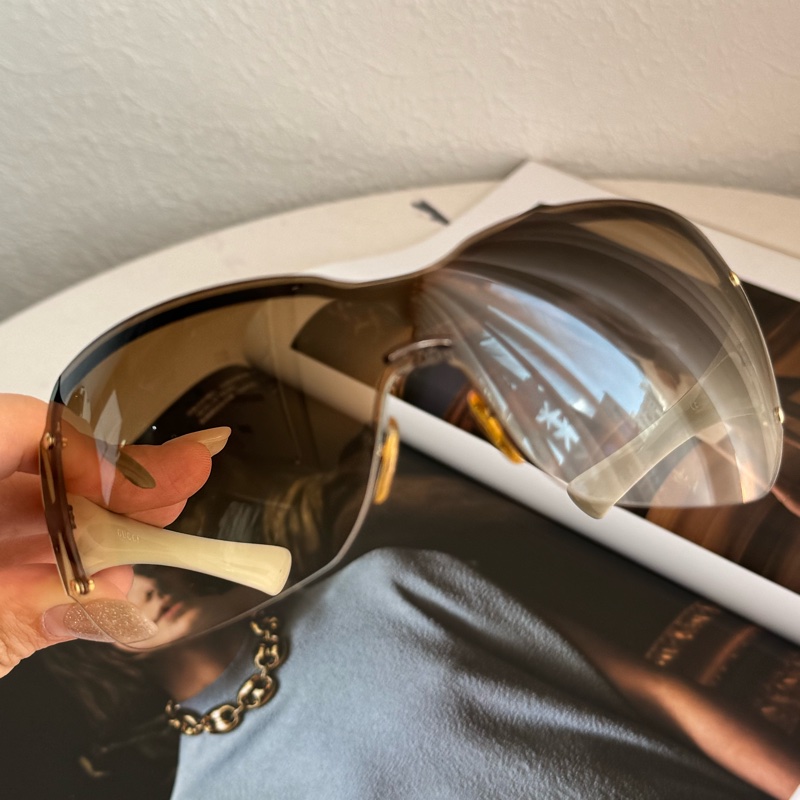 Gucci 咖漸層側滿版logo墨鏡🕶️-4