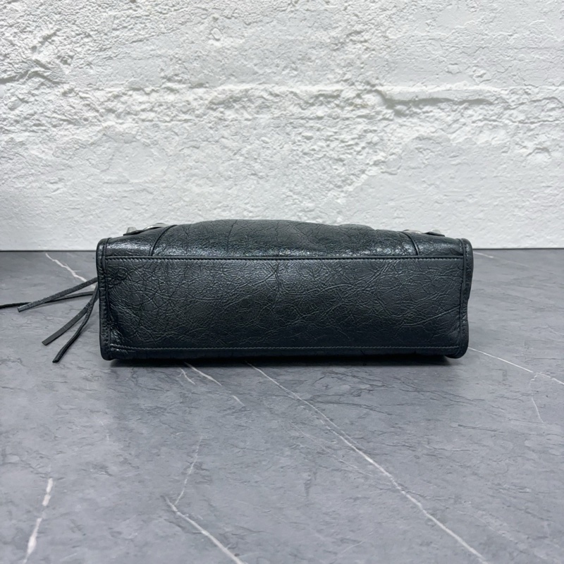 ✨幾乎全新未使用 最新款新尺寸Balenciaga巴黎世家 2024年 機車黑銀小號 熱門款 可以手提可以斜挎 黑銀小釘很帥很亮眼 🧡正品-4