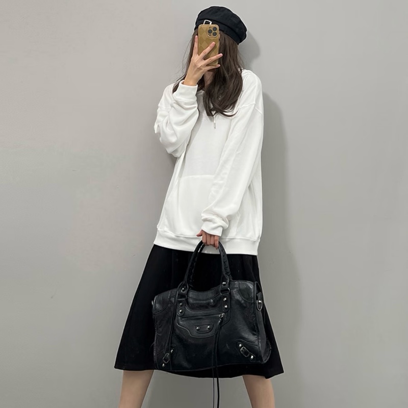 ✨幾乎全新未使用 最新款新尺寸Balenciaga巴黎世家 2024年 機車黑銀小號 熱門款 可以手提可以斜挎 黑銀小釘很帥很亮眼 🧡正品-7