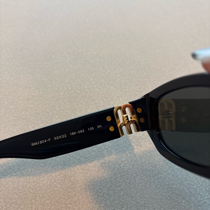 Miu Miu 窄版橢方型太陽眼鏡黑金色SMU B04-F 大Logo-9