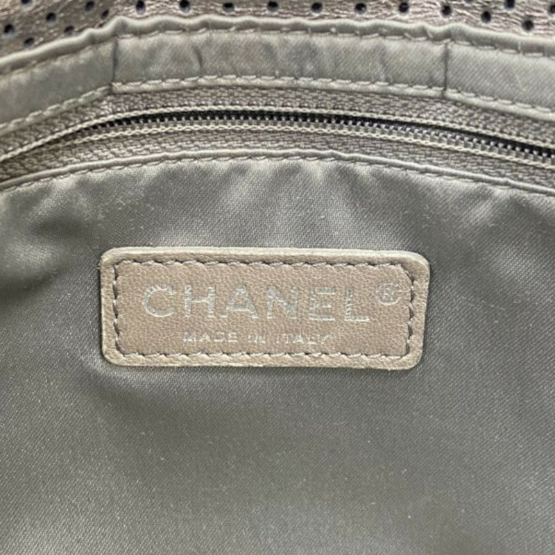銀色 沖孔牛皮 2.55 肩背包 無卡【CHANEL 香奈兒】-4