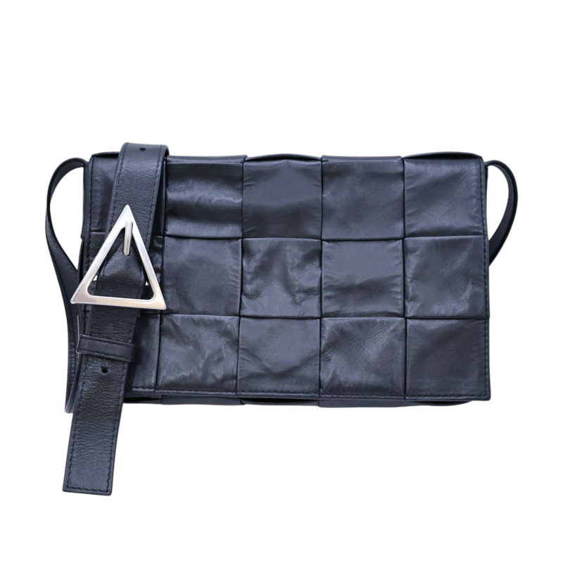 黑色 編織牛皮Cassette Bag 肩背包【BOTTEGA VENETA 寶緹嘉】 737950-0