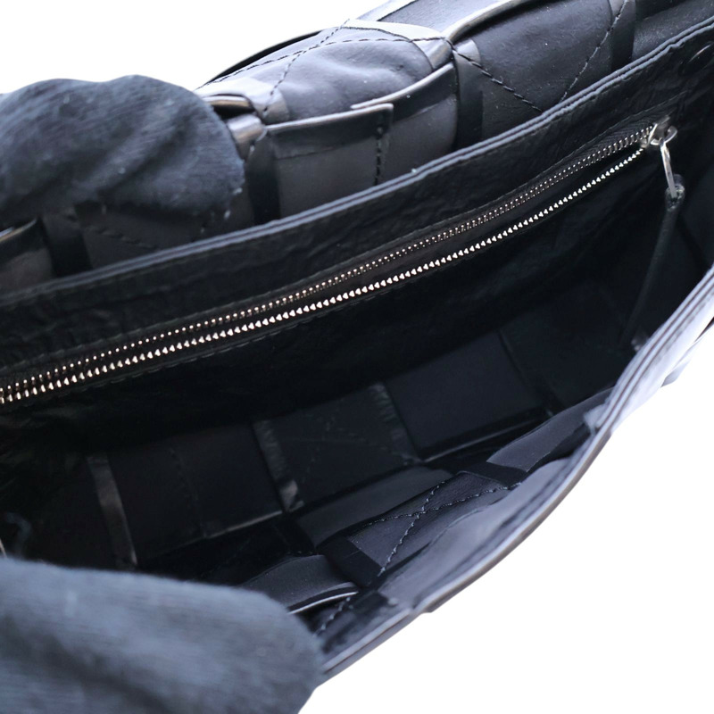 黑色 編織牛皮Cassette Bag 肩背包【BOTTEGA VENETA 寶緹嘉】 737950-2