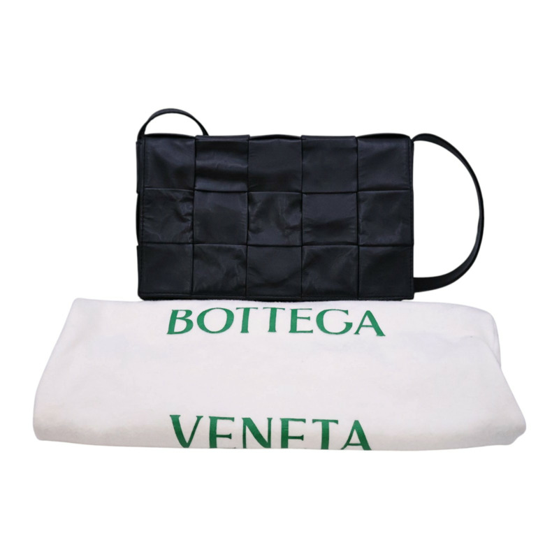 黑色 編織牛皮Cassette Bag 肩背包【BOTTEGA VENETA 寶緹嘉】 737950-9