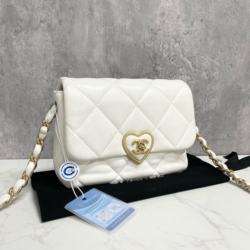 99新✨香奈兒Chanel 23S白色愛心琺瑯扣 桃心扣CF大mini  斜挎包 單肩包 芯片款 金色五金-1