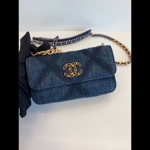 Chanel mini 19 Woc