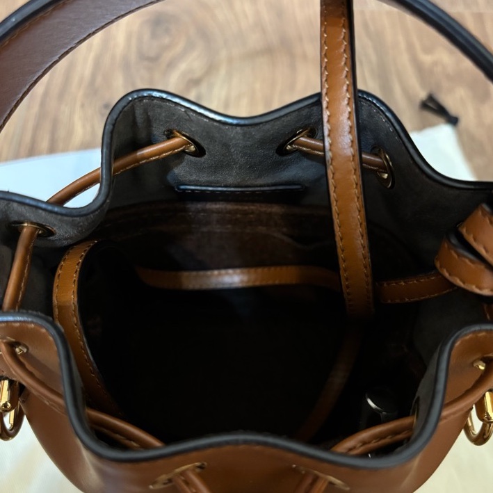 Fendi 8BS010 迷你 Mon Tresor 小牛皮水桶包 棕色-10
