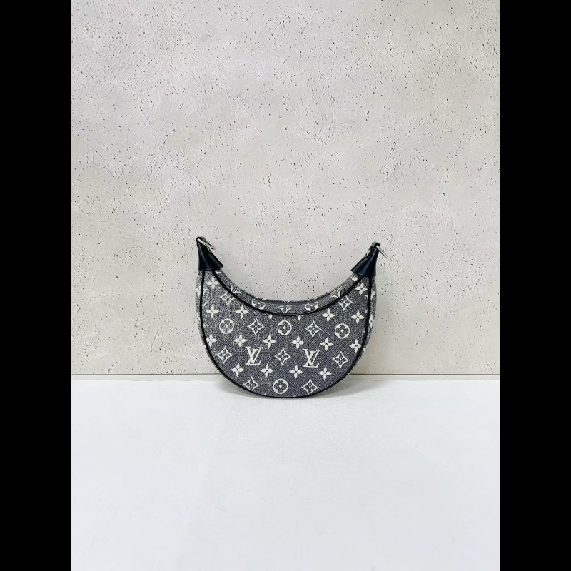 LV loop系列 
黑色丹寧牛仔豌豆腋下包-1