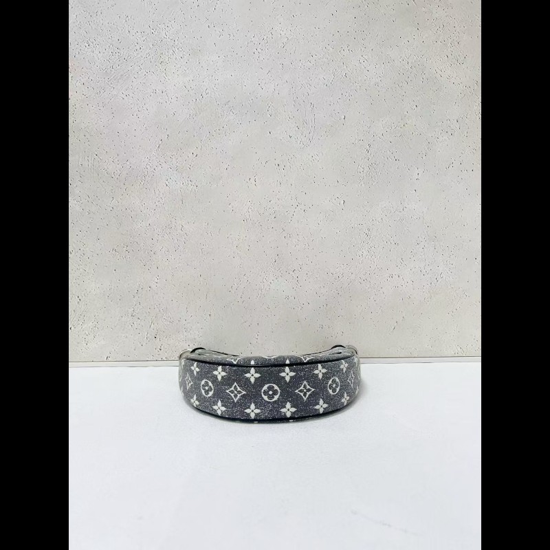 LV loop系列 
黑色丹寧牛仔豌豆腋下包-2