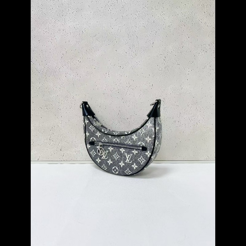LV loop系列 
黑色丹寧牛仔豌豆腋下包-3
