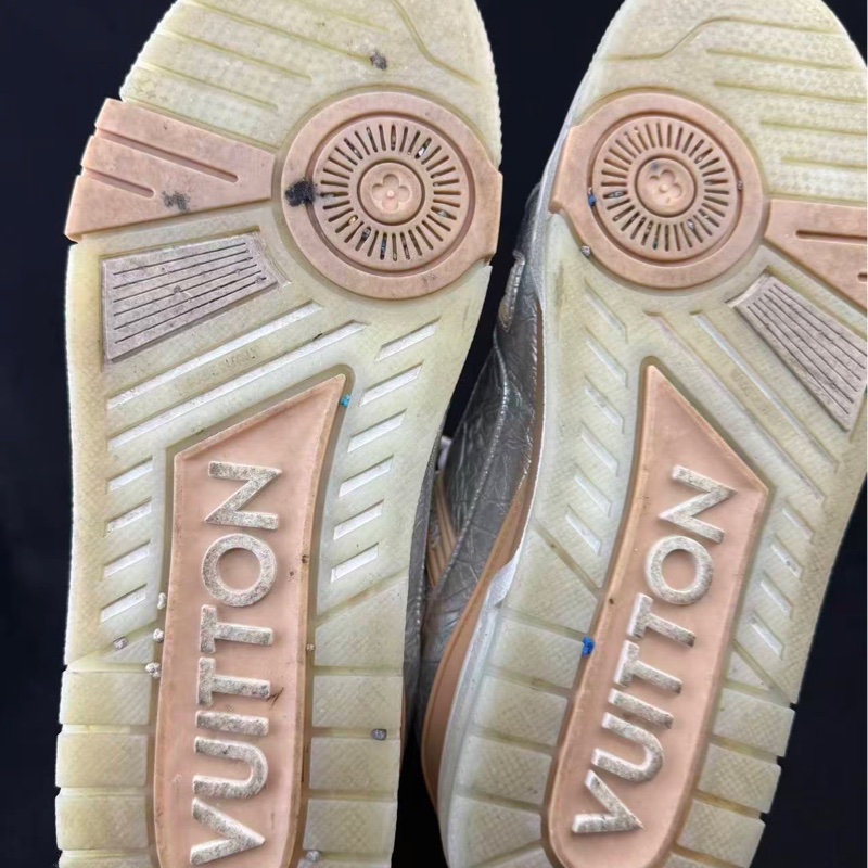 Lv Trainer LV時尚板鞋 男鞋銀色8碼-8