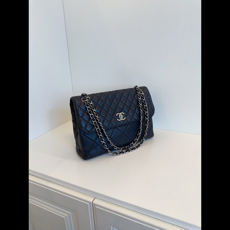 Chanel Flap Bag
黑银貝嫂公文鏈條包
牛皮機場包-3