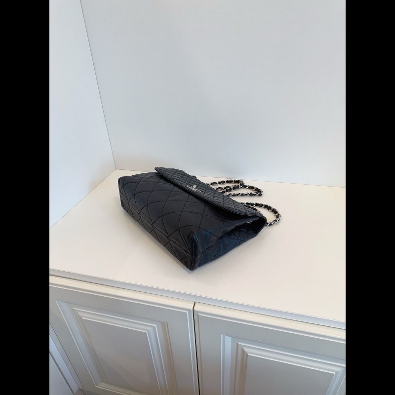 Chanel Flap Bag
黑银貝嫂公文鏈條包
牛皮機場包-4