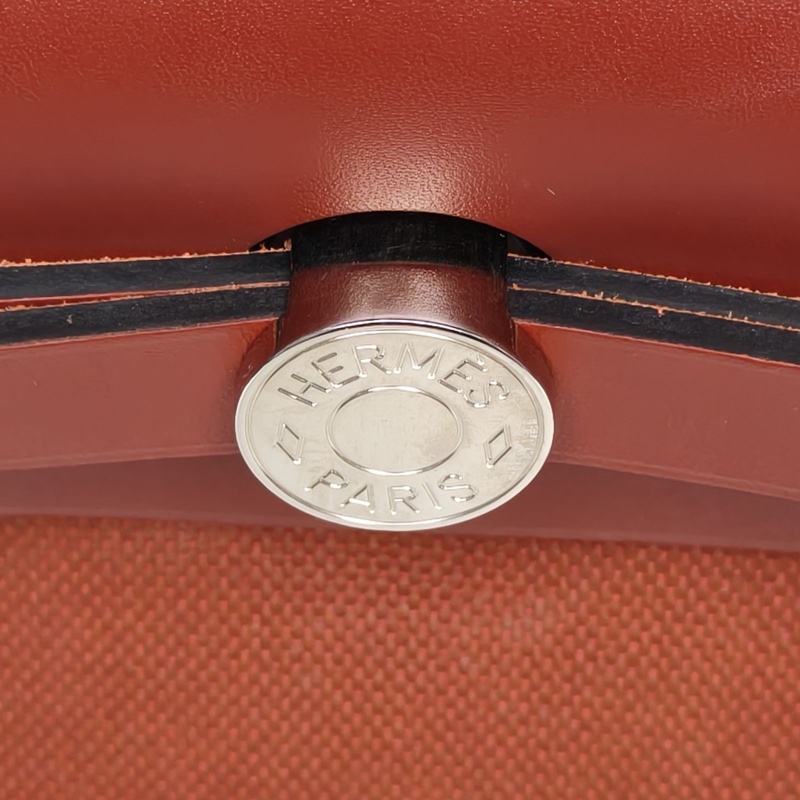 HERMES Herbag31愛馬仕紅帆布/牛皮Y刻銀扣肩背包-4