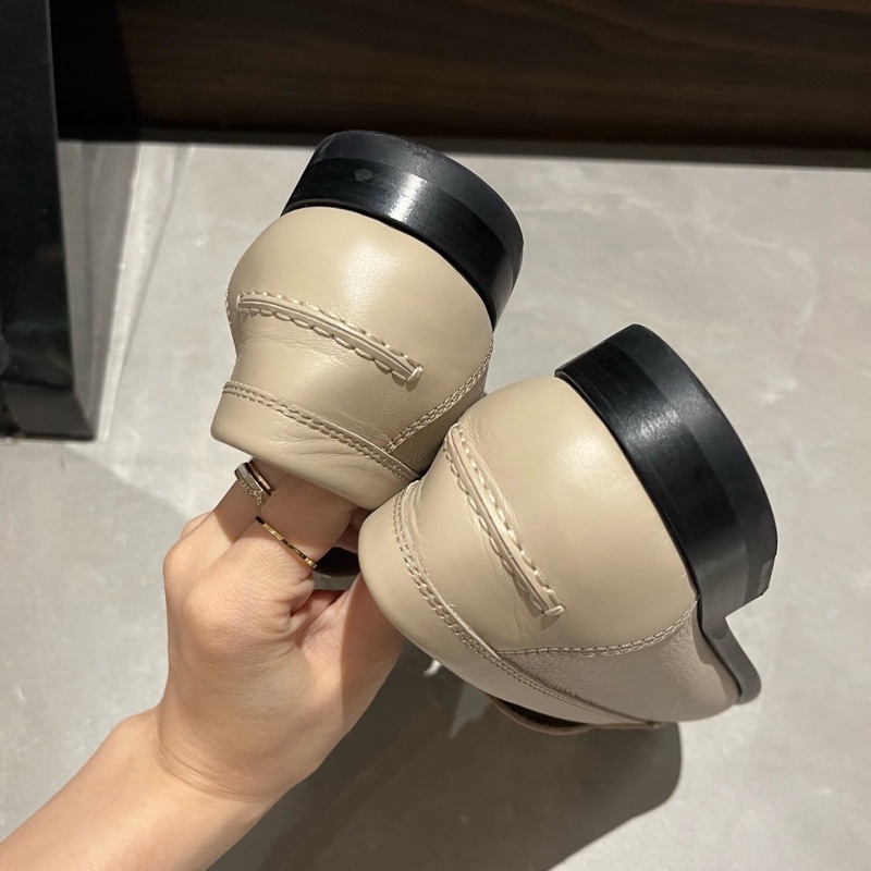 Hermès 愛馬仕 Kelly 銀扣奶茶色樂福鞋 37碼。-3