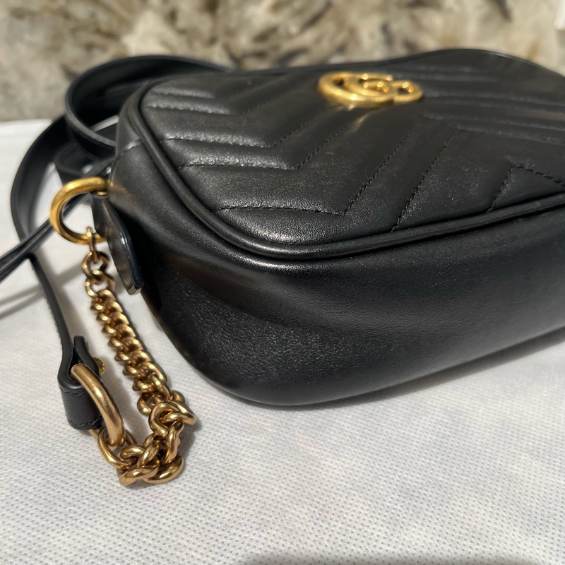 Gucci黑金牛皮Marmont 拉鍊相機包-5