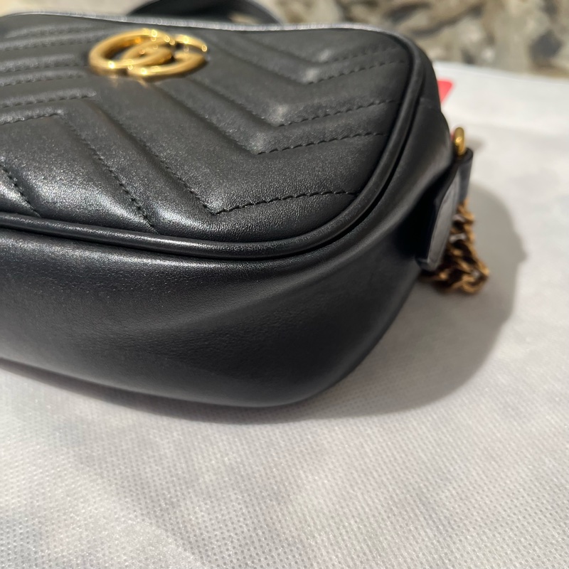 Gucci黑金牛皮Marmont 拉鍊相機包-6