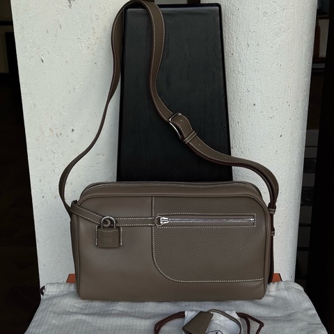 ✨閒置新愛馬仕/Hermes Nouveau On Body 戰地記者包 斜挎包單肩包 B刻 銀扣✅正品。
