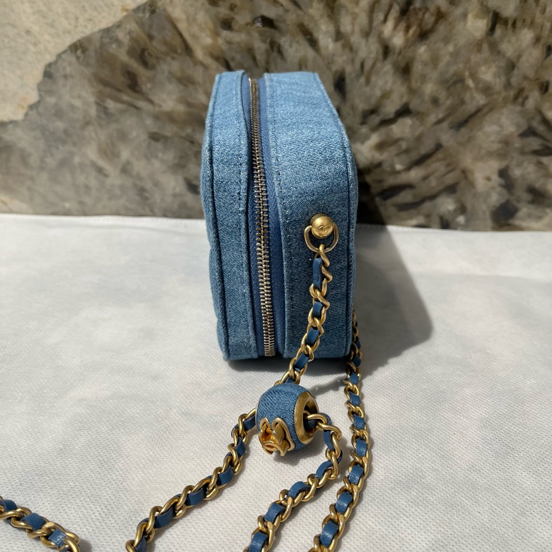 Chanel藍金牛仔布金球拉鍊相機包-3