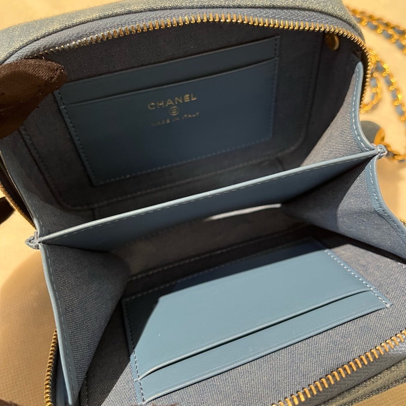 Chanel藍金牛仔布金球拉鍊相機包-8