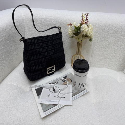 【赫蒂國際精品】 Fendi 經典黑色手提法棍包 肩背 手提 vintage 二手 中古