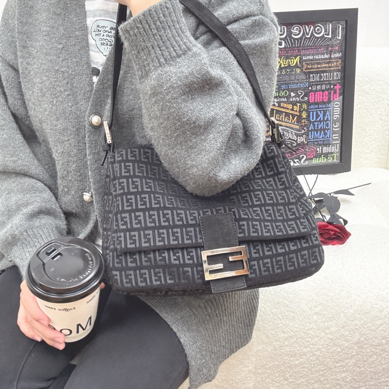 【赫蒂國際精品】 Fendi 經典黑色手提法棍包 肩背 手提 vintage 二手 中古-2