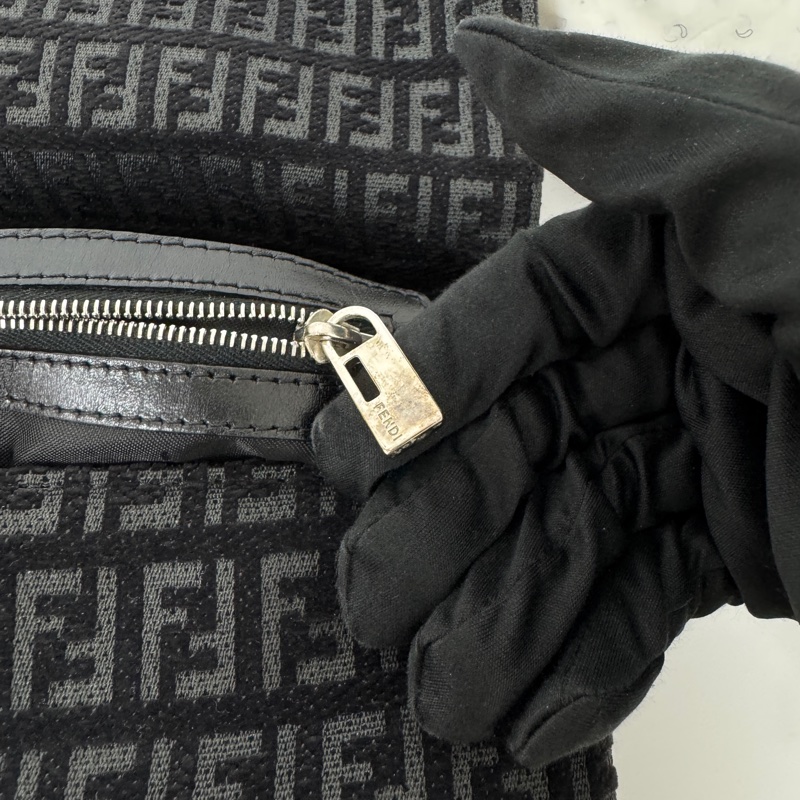 【赫蒂國際精品】 Fendi 經典黑色手提法棍包 肩背 手提 vintage 二手 中古-11