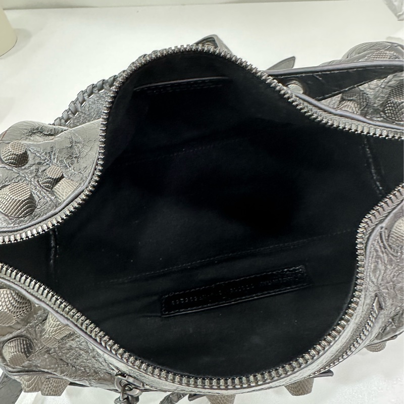 Balenciaga巴黎世家Le cagole 黑色鉚釘圓筒包斜背包-7