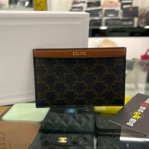 東區正精品㊣CELINE 1GB702DQE TRIOMPHE 全新咖啡色凱旋門PVC扁式卡片夾名片夾 RZ6444