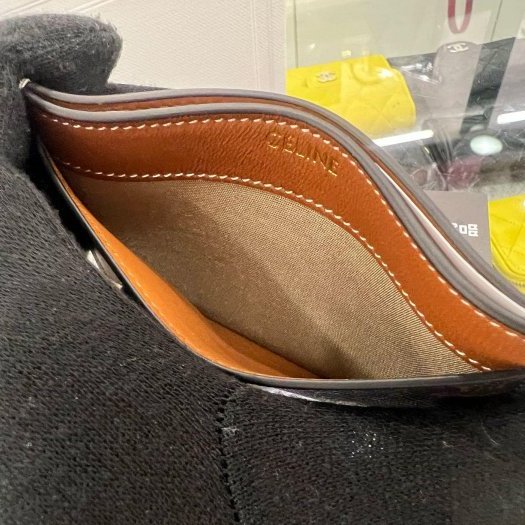 東區正精品㊣CELINE 1GB702DQE TRIOMPHE 全新咖啡色凱旋門PVC扁式卡片夾名片夾 RZ6444-3