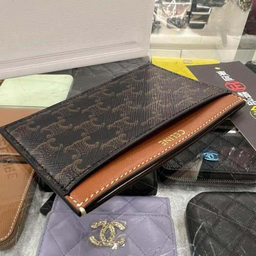 東區正精品㊣CELINE 1GB702DQE TRIOMPHE 全新咖啡色凱旋門PVC扁式卡片夾名片夾 RZ6444-5