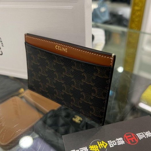 東區正精品㊣CELINE 1GB702DQE TRIOMPHE 全新咖啡色凱旋門PVC扁式卡片夾名片夾 RZ6444-6
