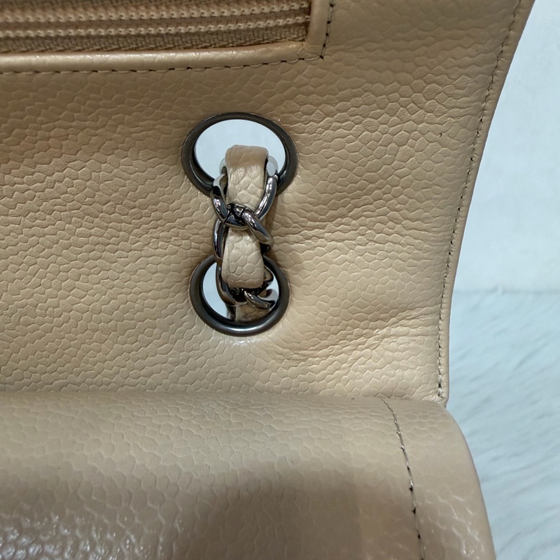CHANEL A01112 coco 25 CF 奶茶色 膚色 荔枝皮 銀鍊 肩背包 口蓋包-35