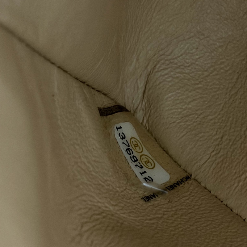 CHANEL A01112 coco 25 CF 奶茶色 膚色 荔枝皮 銀鍊 肩背包 口蓋包-64