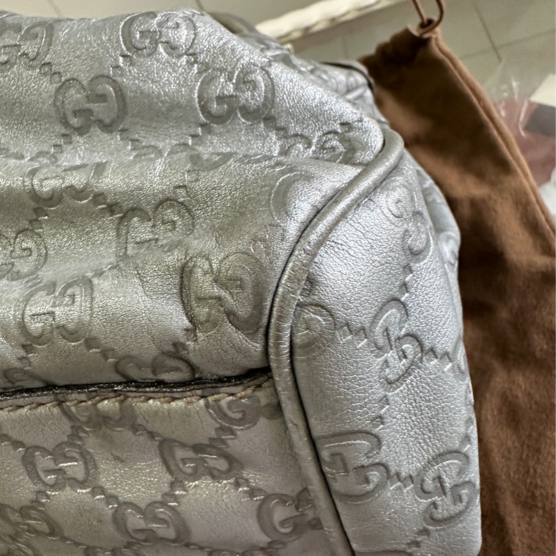 Gucci Guccissima Sukey 系列皮革手提包-9