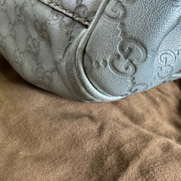 Gucci Guccissima Sukey 系列皮革手提包-21