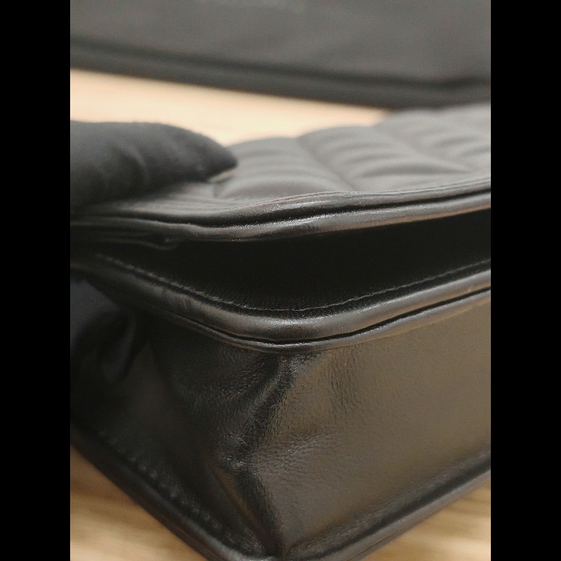 Chanel wallet on chain
so black-4