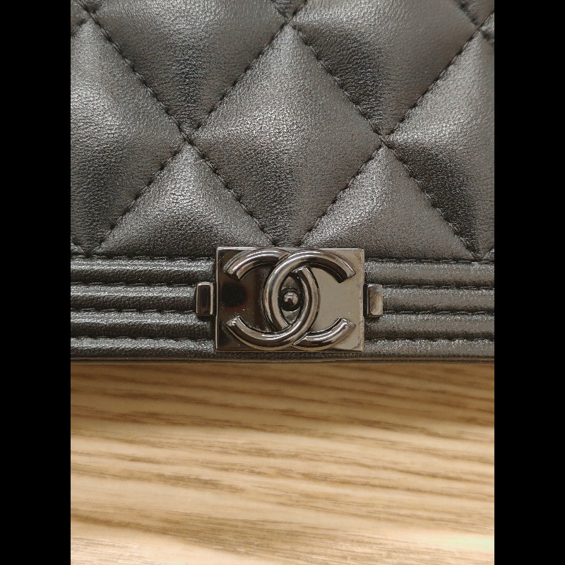 Chanel wallet on chain
so black-8