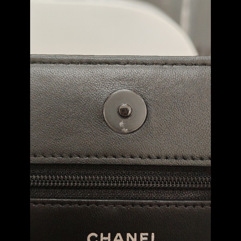 Chanel wallet on chain
so black-10