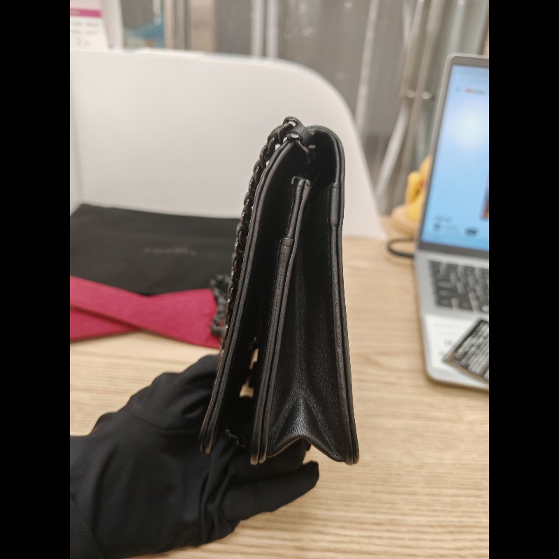Chanel wallet on chain
so black-17
