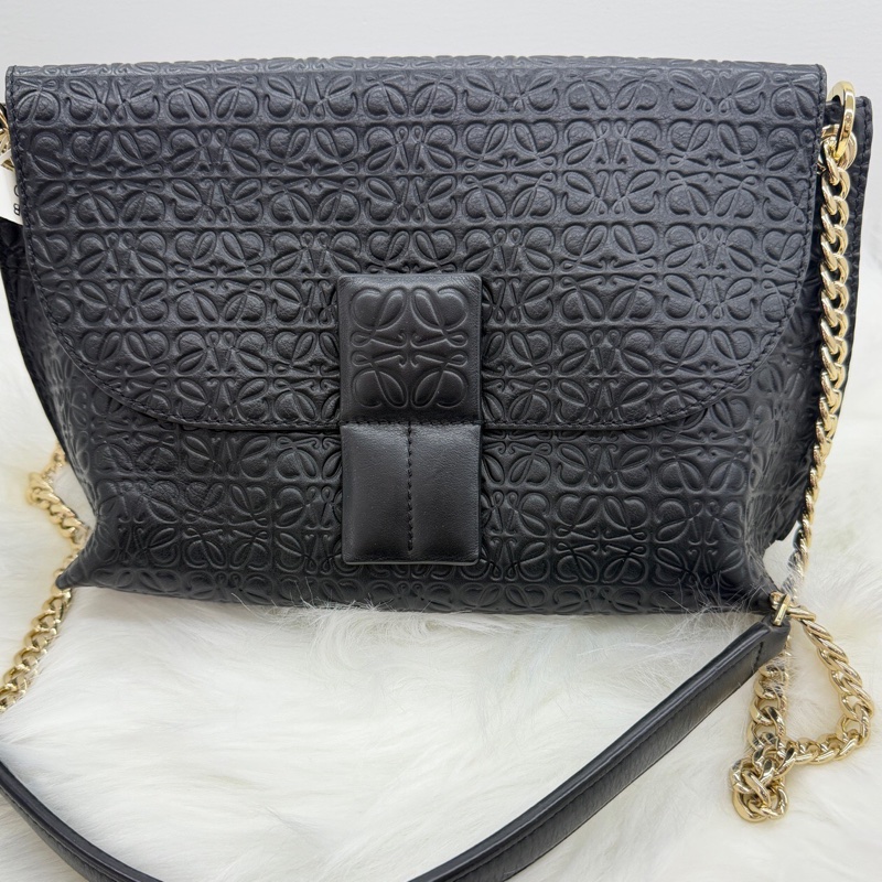 LOEWE 羅意威 黑色鏈條包17年編碼 24*17*10-0